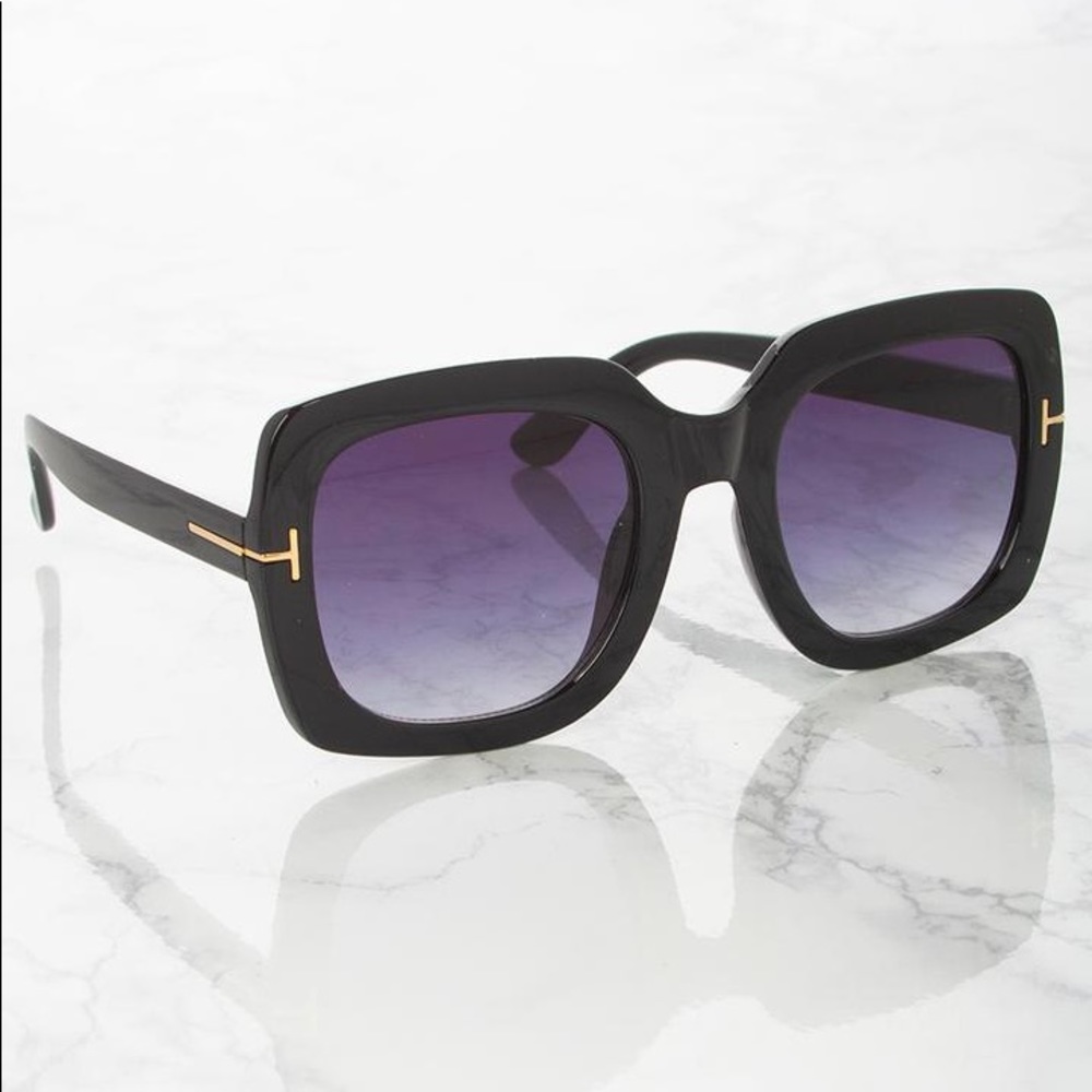 Women’s fashion sunglasses